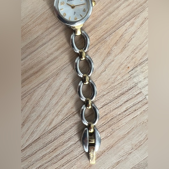 Fossil Ladies Watch Two Tone Chain Link Bracelet Round Dial - Picture 7 of 11
